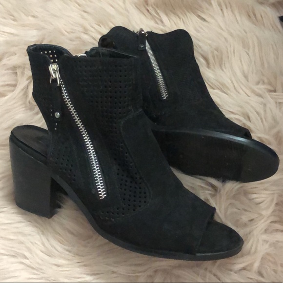 Black Faux Suede Backless Heel - Forever 21 - Picture 2 of 5
